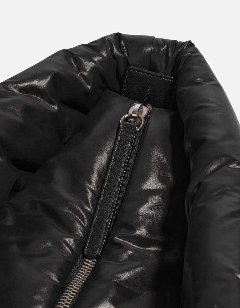 Pre-owned Chanel bag Cocoon Shopper Synthetic Black Black Closing System | Sell your designer bag on Saclab.com