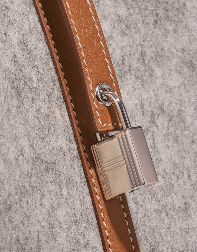Pre-owned Hermès bag Picotin 22 Felt Gris Clair / Gold Gold, Grey Closing System | Sell your designer bag on Saclab.com