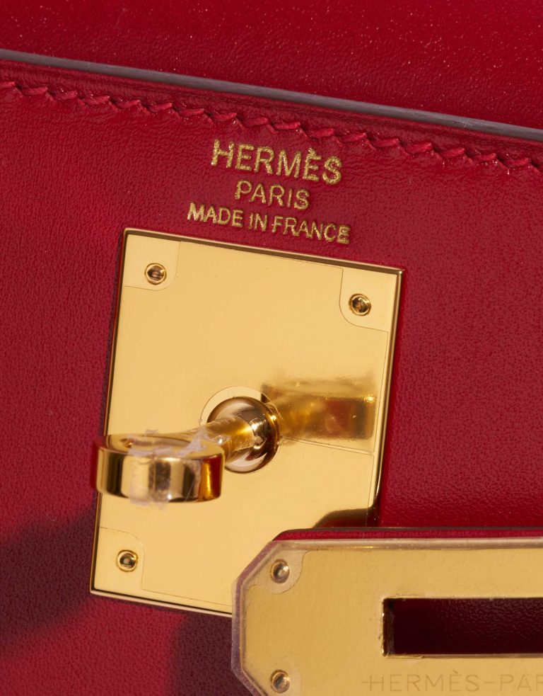 Pre-owned Hermès bag Kelly 28 Tadelakt Rouge Vif Red Logo | Sell your designer bag on Saclab.com