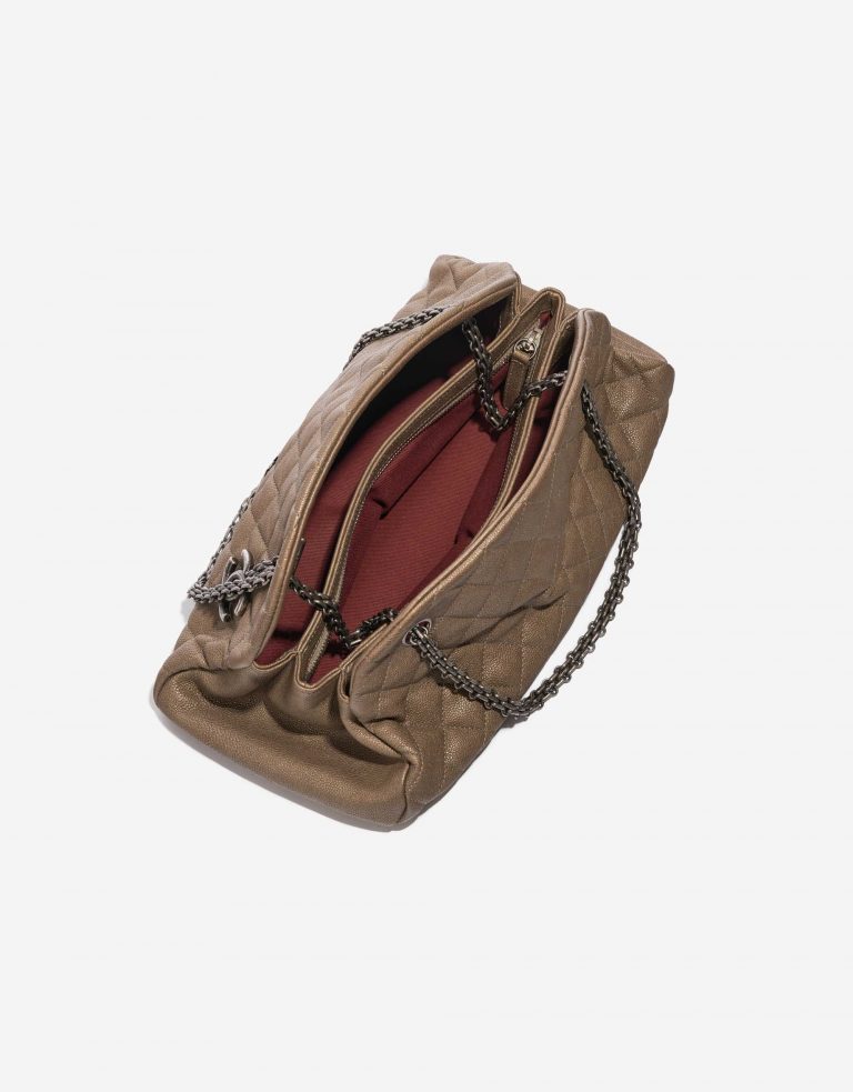 Pre-owned Chanel bag Mademoiselle Medium Calf Khaki Green Inside | Sell your designer bag on Saclab.com