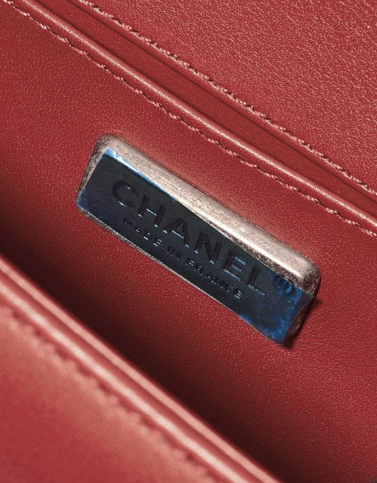 Pre-owned Chanel bag Boy Old Medium Alligator / Lamb Red Red Logo | Sell your designer bag on Saclab.com