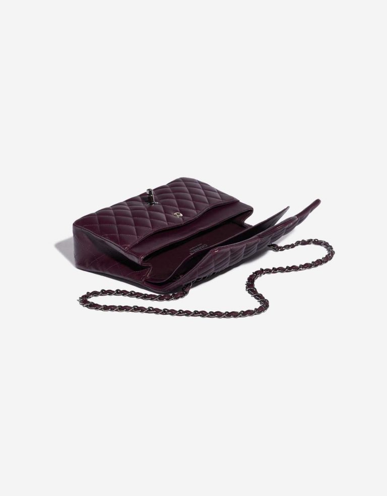 Pre-owned Chanel bag Timeless Medium Lamb Aubergine Purple Violet Inside | Sell your designer bag on Saclab.com