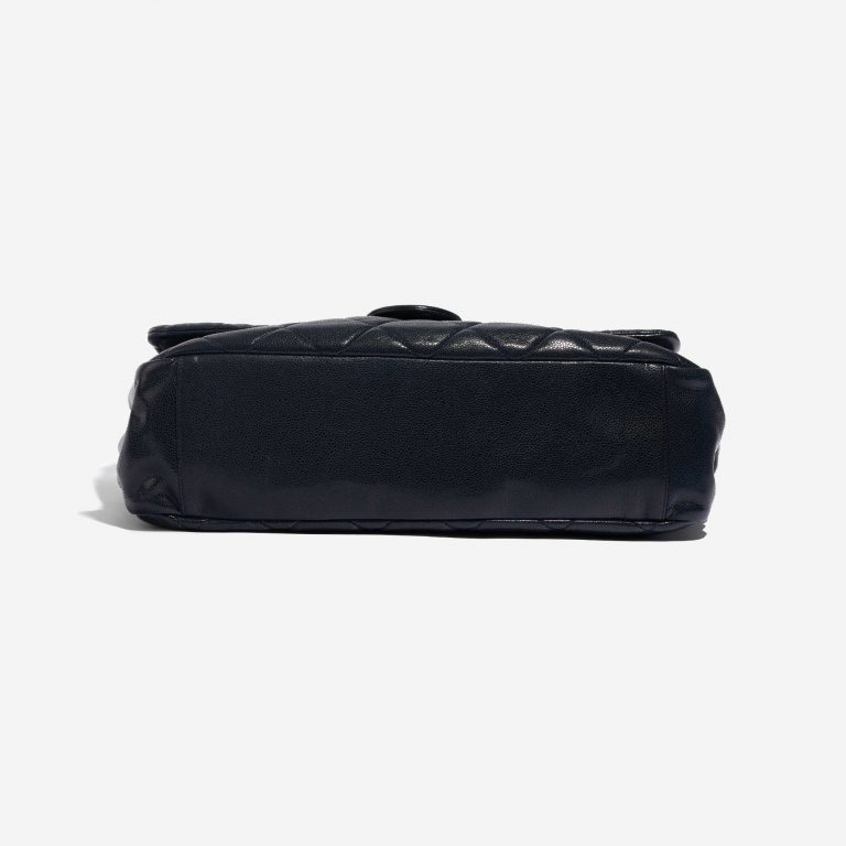 Pre-owned Chanel bag Timeless Special Edition Caviar Dark Blue Blue Bottom | Sell your designer bag on Saclab.com
