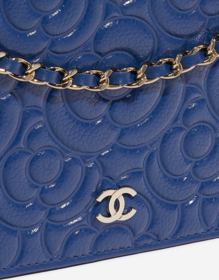 Pre-owned Chanel bag WOC Camellia Lamb Blue Blue Closing System | Sell your designer bag on Saclab.com