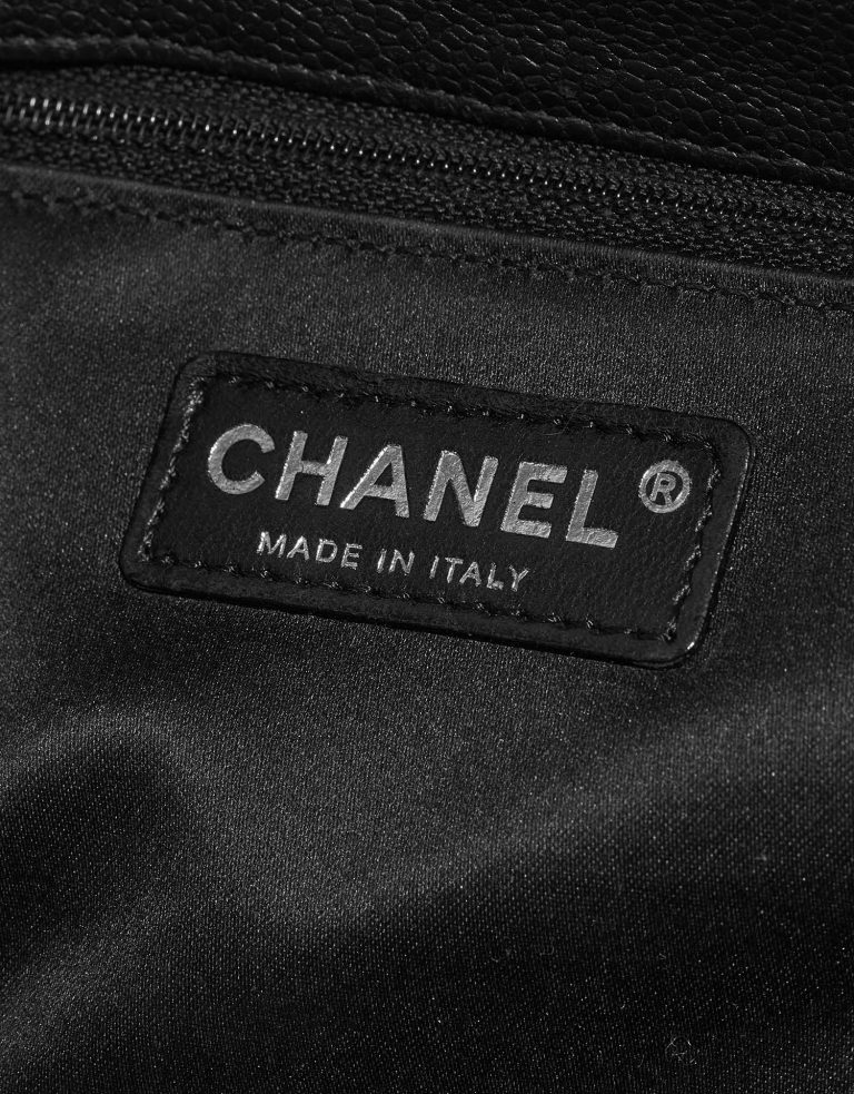 Pre-owned Chanel bag Shopping Tote GST Caviar Black Black Logo | Sell your designer bag on Saclab.com