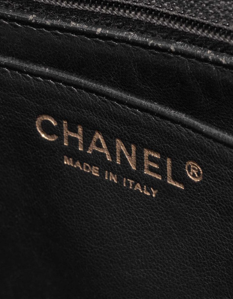 Pre-owned Chanel bag Timeless Maxi Caviar Black Black Logo | Sell your designer bag on Saclab.com