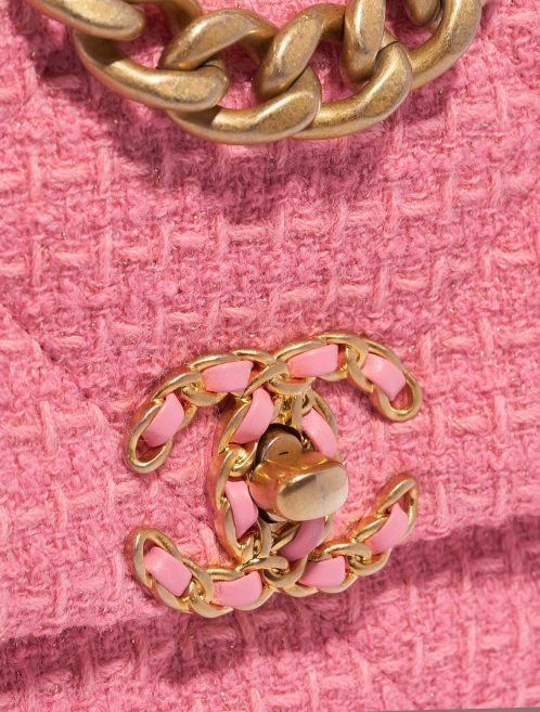 Pre-owned Chanel bag 19 Flap Bag Tweed Light Rosé Rose Closing System | Sell your designer bag on Saclab.com