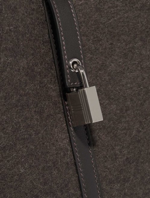 Pre-owned Hermès bag Picotin 22 Swift / Felt Ebene Brown Closing System | Sell your designer bag on Saclab.com