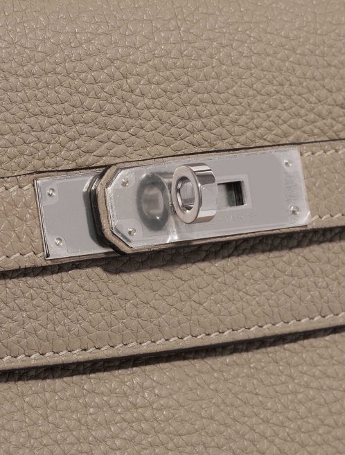 Pre-owned Hermès bag Kelly 35 Togo Gris Tourterelle Beige, Grey Closing System | Sell your designer bag on Saclab.com
