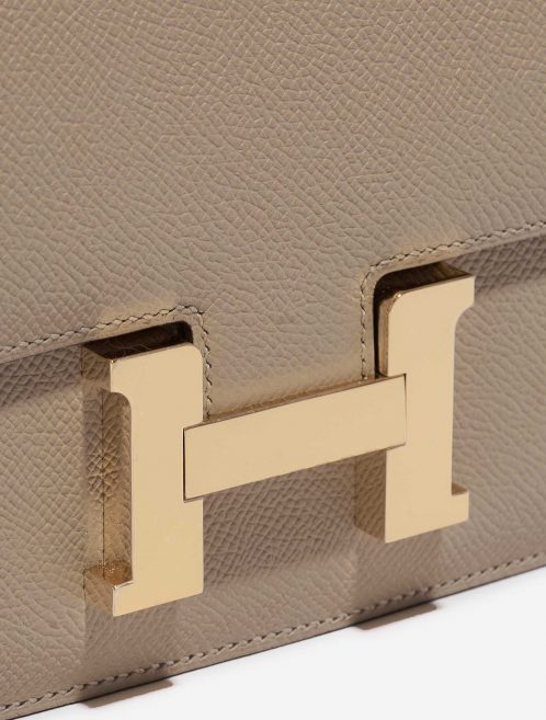 Pre-owned Hermès bag Constance 18 Epsom Trench Beige Closing System | Sell your designer bag on Saclab.com