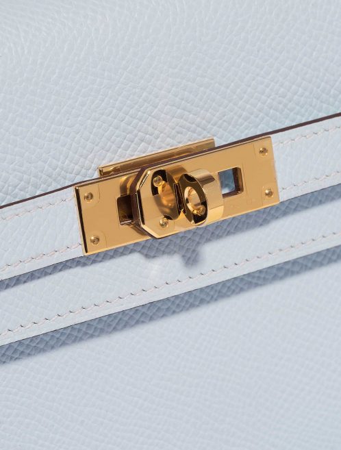 Pre-owned Hermès bag Kelly To Go Epsom Blue Brume Blue Closing System | Sell your designer bag on Saclab.com