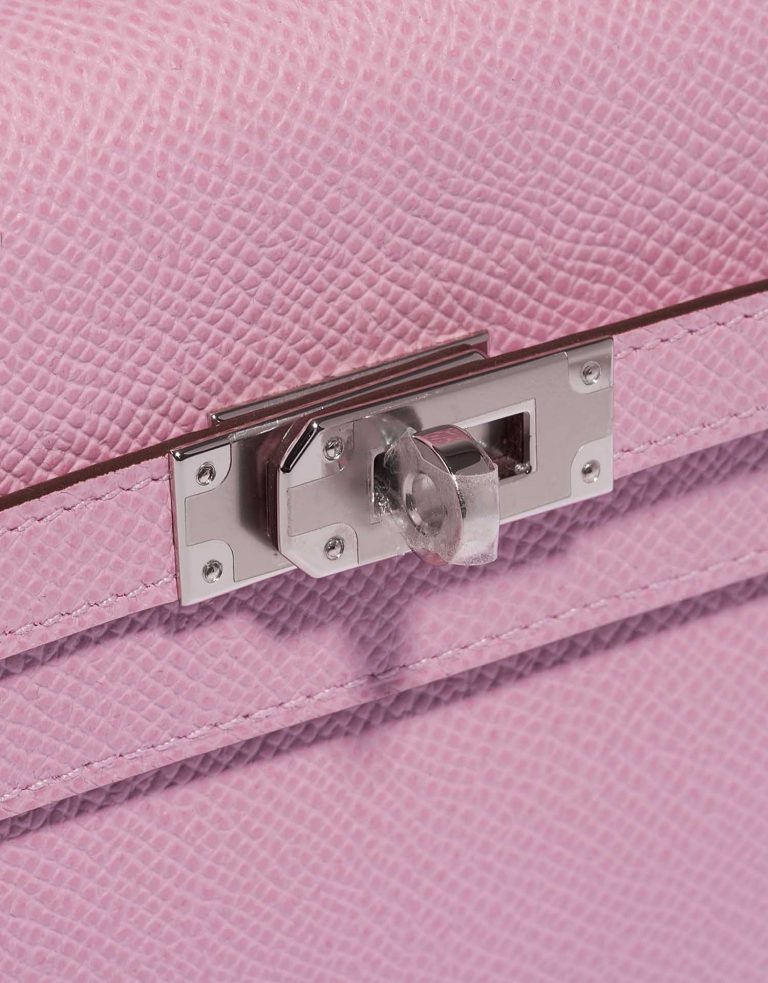 Pre-owned Hermès bag Kelly To Go Epsom Mauve Sylvestre Pink Closing System | Sell your designer bag on Saclab.com