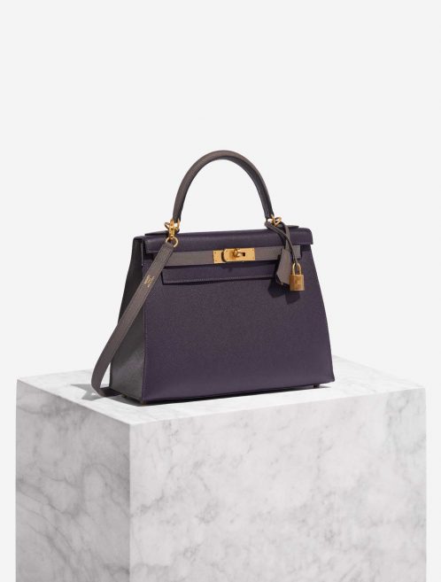 Pre-owned Hermès bag Kelly HSS 28 Epsom Raisin / Gris Etain Grey Side Front | Sell your designer bag on Saclab.com