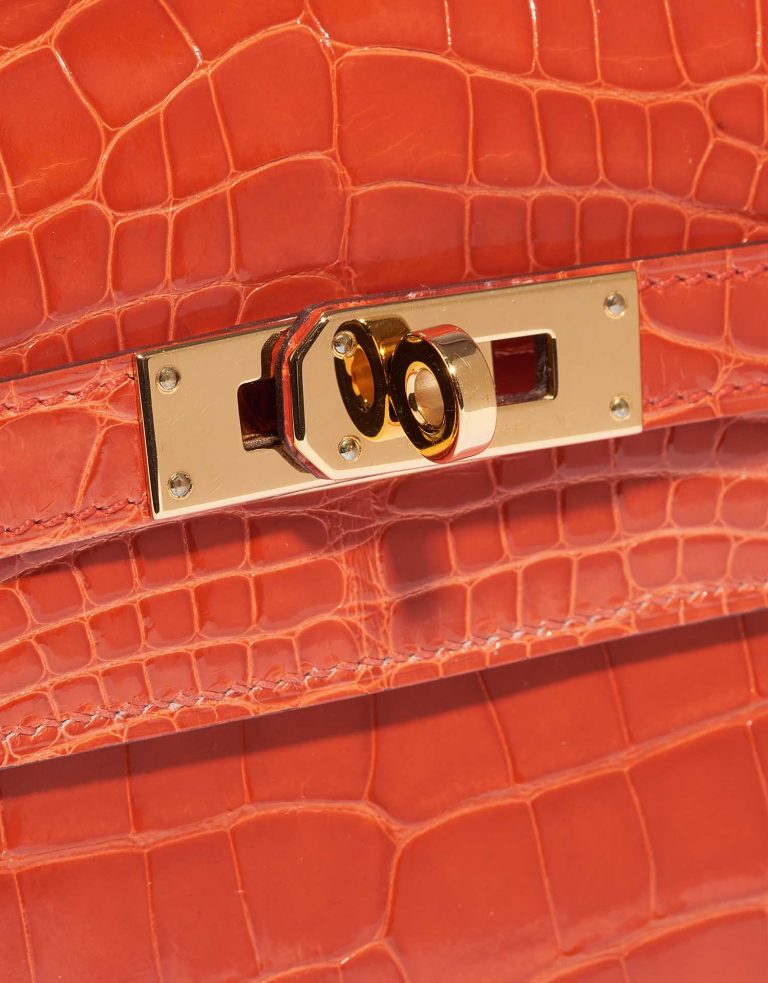 Pre-owned Hermès bag Kelly Long Wallet Alligator Orange Poppy Orange Closing System | Sell your designer bag on Saclab.com