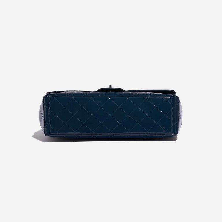 Pre-owned Chanel bag Timeless Maxi Patent Leather Marine Blue Bottom | Sell your designer bag on Saclab.com