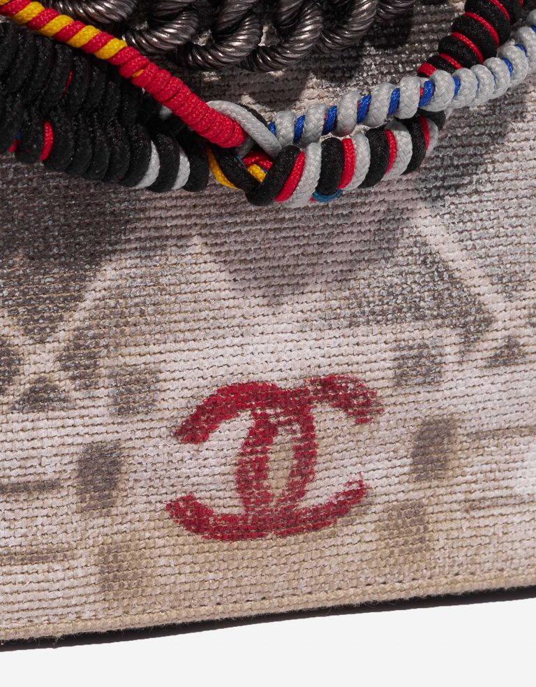 Pre-owned Chanel bag Boy Old Medium Fabric Beige Beige Closing System | Sell your designer bag on Saclab.com