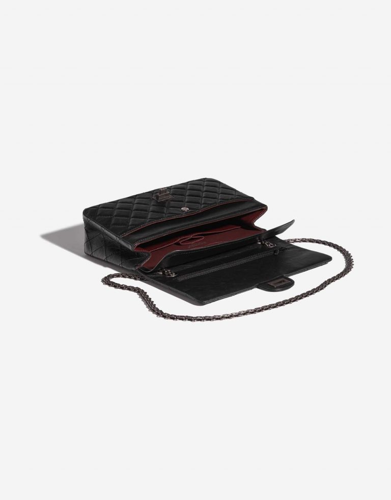 Pre-owned Chanel bag 2.55 Reissue 226 Aged Calf Black Black Inside | Sell your designer bag on Saclab.com