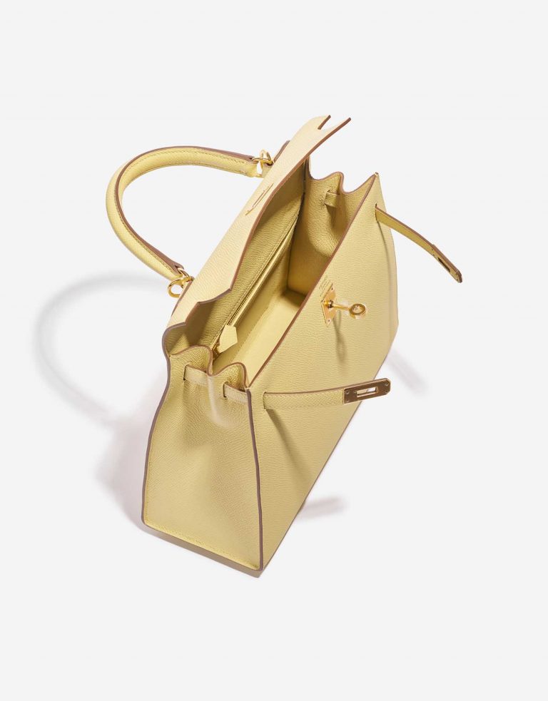 Pre-owned Hermès bag Kelly 25 Epsom Jaune Poussin Yellow Inside | Sell your designer bag on Saclab.com