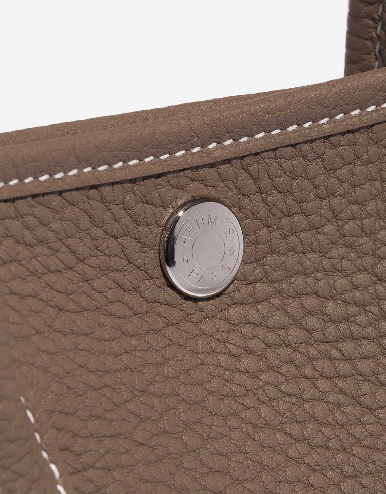 Pre-owned Hermès bag Garden Party 30 Veau Negonda Etoupe Brown Closing System | Sell your designer bag on Saclab.com