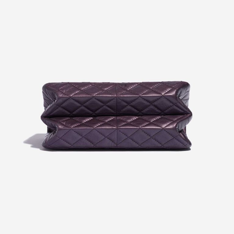 Pre-owned Chanel bag 2.55 Reissue 226 Lamb Mettalic Purple Violet Bottom | Sell your designer bag on Saclab.com