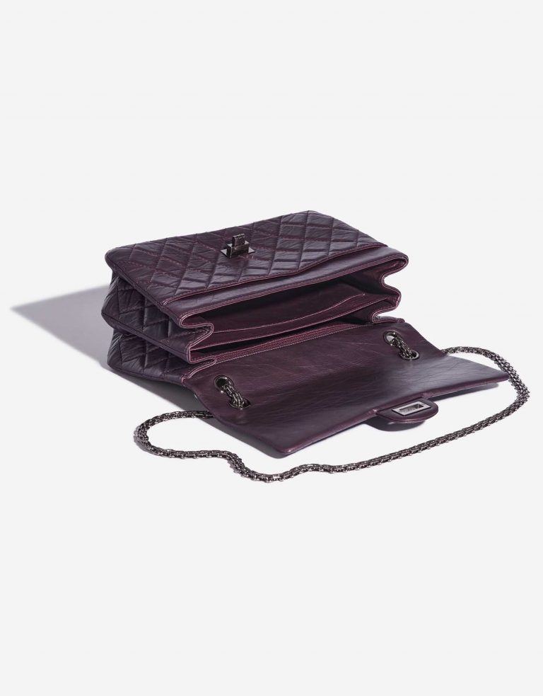 Pre-owned Chanel bag 2.55 Reissue 226 Lamb Mettalic Purple Violet Inside | Sell your designer bag on Saclab.com
