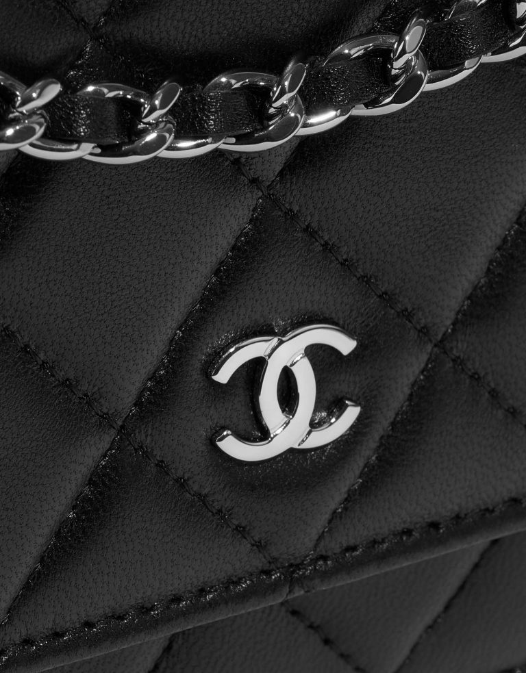 Pre-owned Chanel bag WOC Lamb Black Black Closing System | Sell your designer bag on Saclab.com