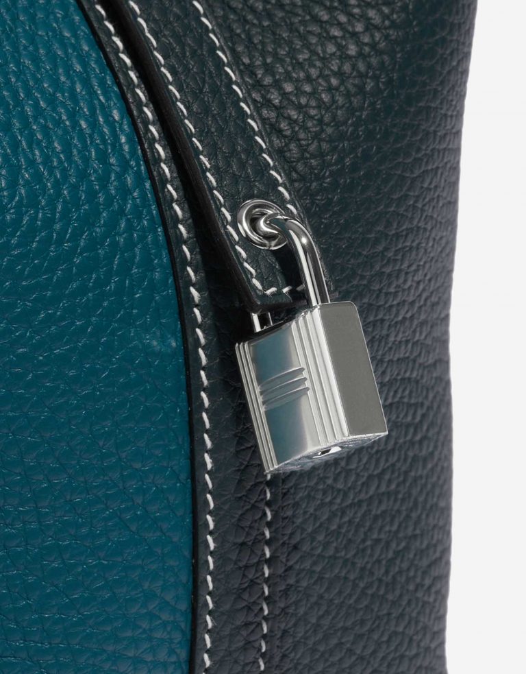 Pre-owned Hermès bag Picotin 18 Taurillon Clemence Vert Cypress / Vert Bosphore Green Closing System | Sell your designer bag on Saclab.com