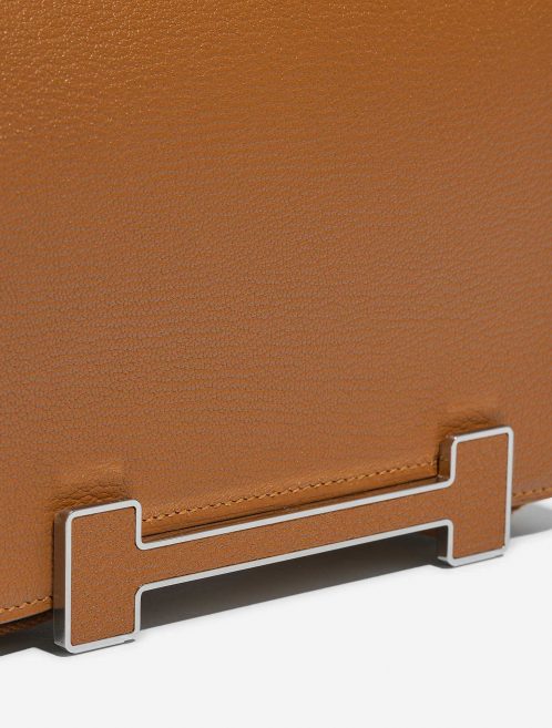 Pre-owned Hermès bag Geta Chevre Mysore Caramel Brown Closing System | Sell your designer bag on Saclab.com