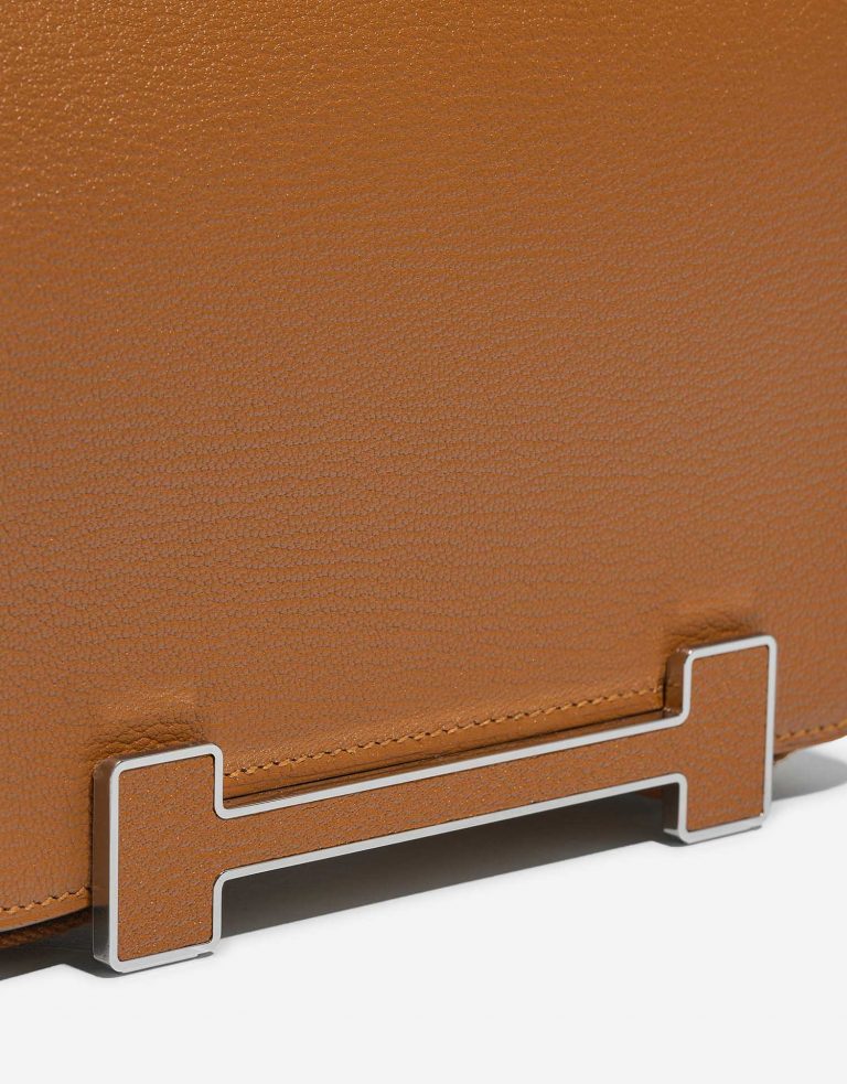 Pre-owned Hermès bag Geta Chevre Mysore Caramel Brown Closing System | Sell your designer bag on Saclab.com