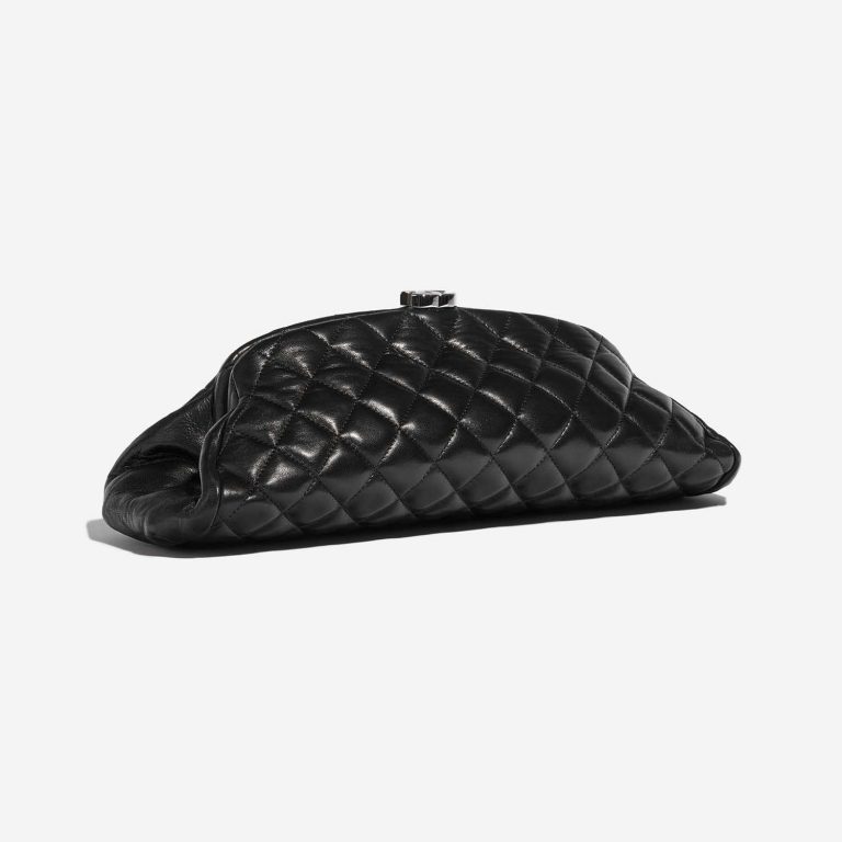 Pre-owned Chanel bag Timeless Clutch Lamb Black Black Side Front | Sell your designer bag on Saclab.com