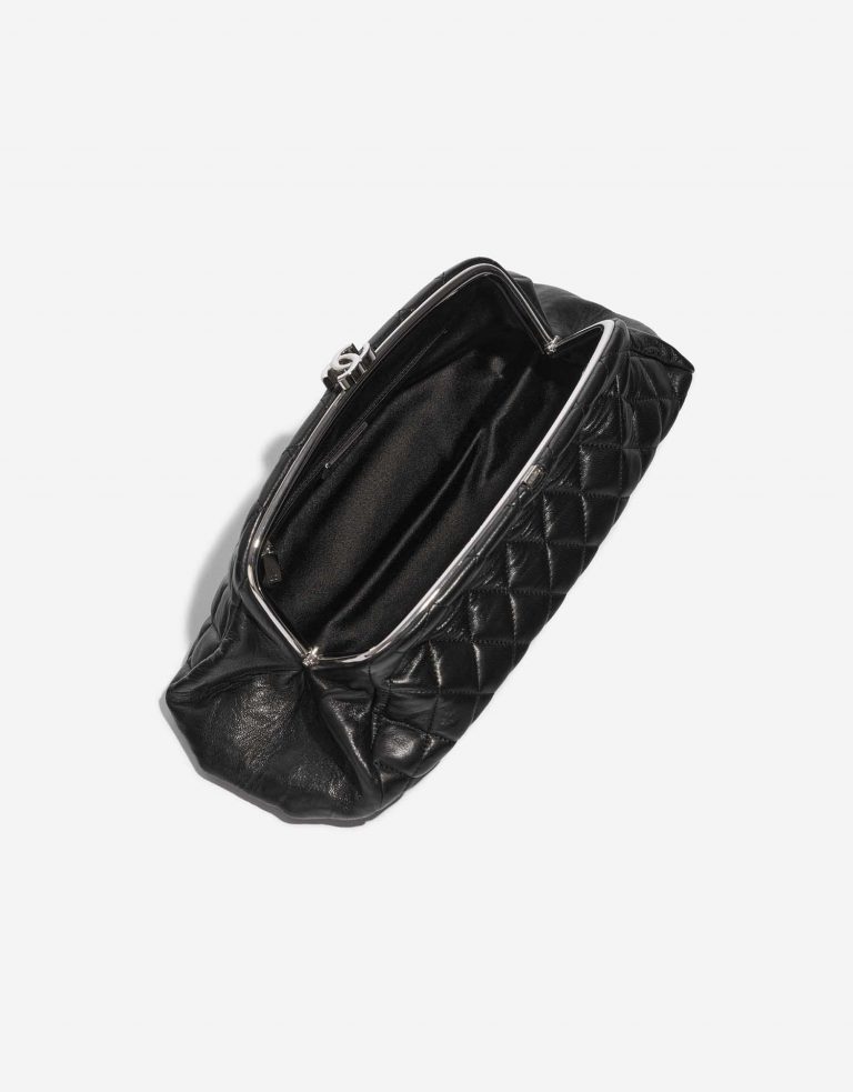 Pre-owned Chanel bag Timeless Clutch Lamb Black Black Inside | Sell your designer bag on Saclab.com