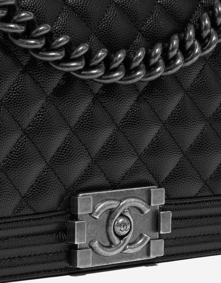 Pre-owned Chanel bag Boy Old Medium Caviar Black Black Closing System | Sell your designer bag on Saclab.com
