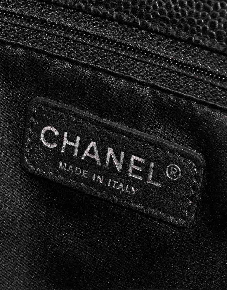 Pre-owned Chanel bag Shopping Tote GST Caviar Black Black Logo | Sell your designer bag on Saclab.com