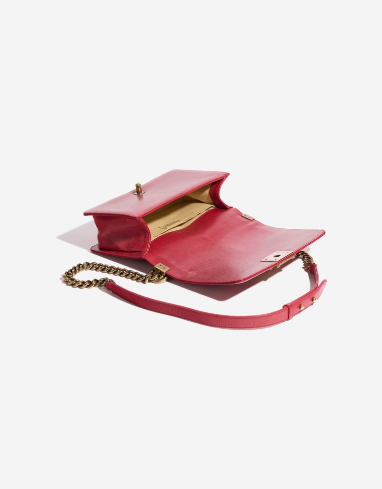 Pre-owned Chanel bag Boy Old Medium Lamb Red Red Inside | Sell your designer bag on Saclab.com