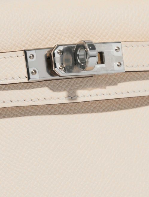 Pre-owned Hermès bag Kelly Mini Epsom Nata Beige Closing System | Sell your designer bag on Saclab.com