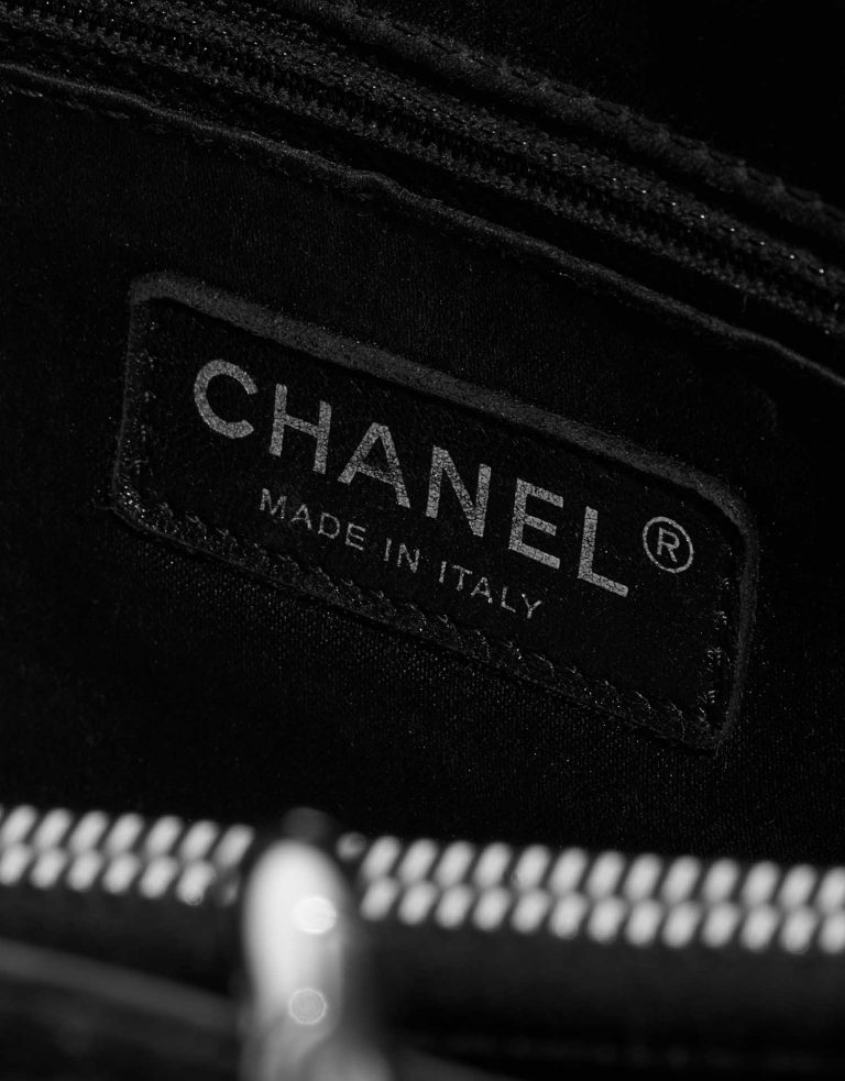 Pre-owned Chanel bag Shopping Tote GST Caviar Black Black Logo | Sell your designer bag on Saclab.com
