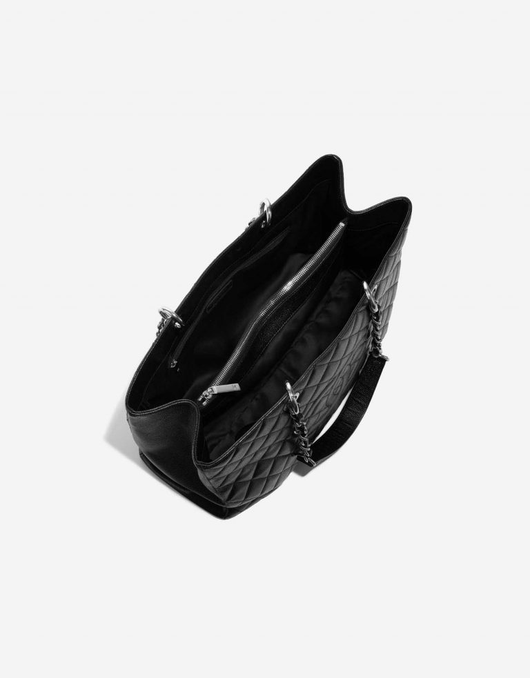 Pre-owned Chanel bag Shopping Tote GST Caviar Black Black Inside | Sell your designer bag on Saclab.com