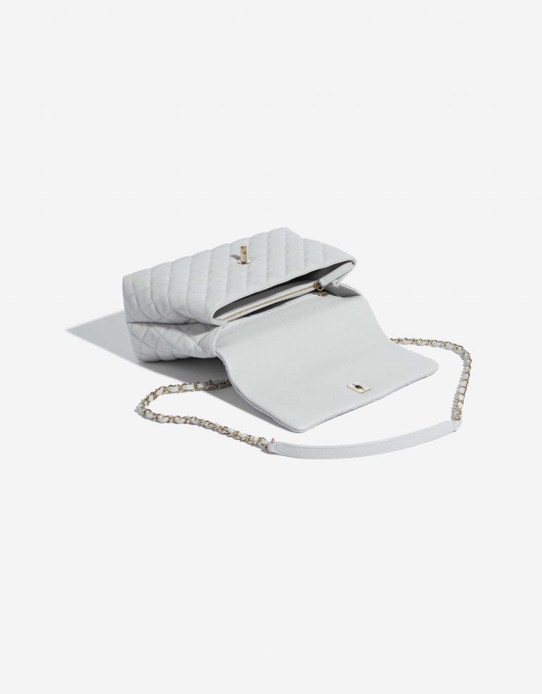 Pre-owned Chanel bag Timeless Handle Medium Caviar Light Grey Grey, White Inside | Sell your designer bag on Saclab.com