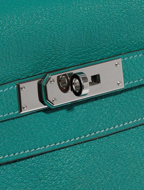 Pre-owned Hermès bag Kelly 35 Chevre Mysore Blue Paon Blue, Green Closing System | Sell your designer bag on Saclab.com