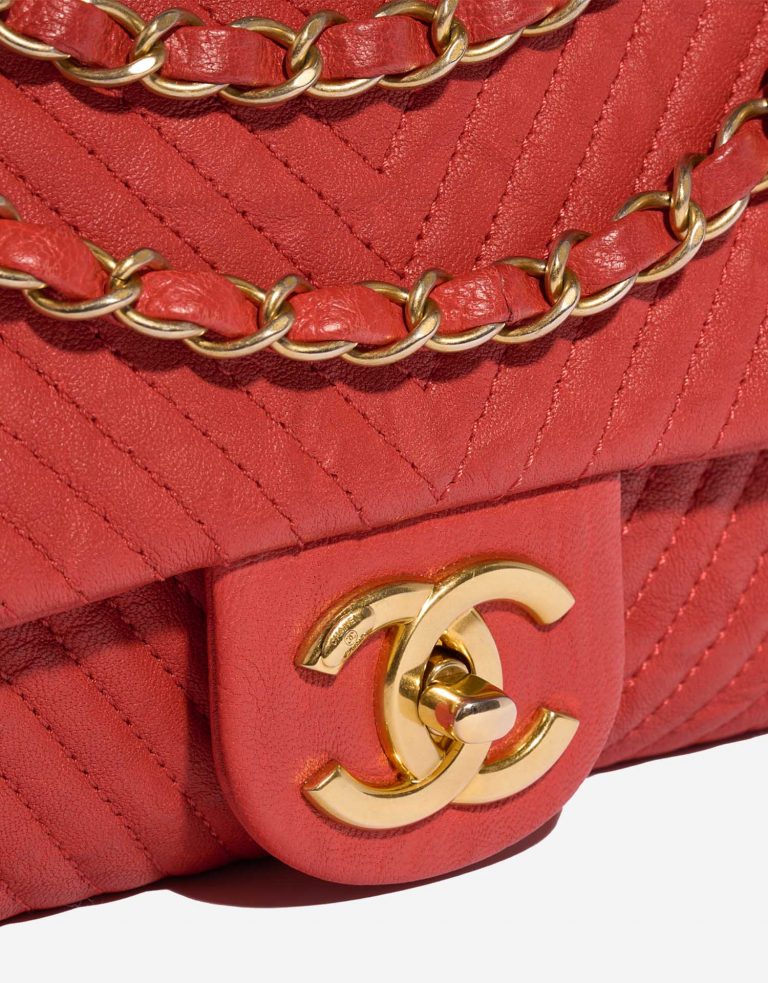Pre-owned Chanel bag Timeless Medium Calf Red Red Closing System | Sell your designer bag on Saclab.com