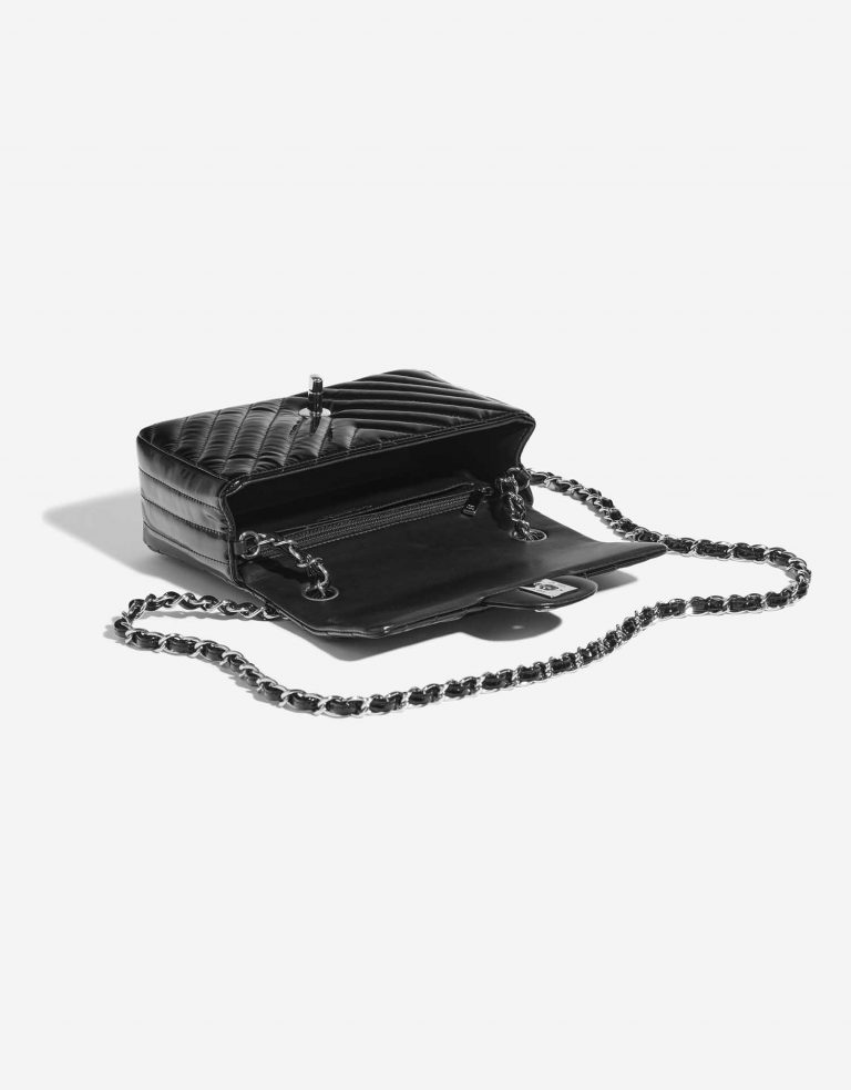 Pre-owned Chanel bag Timeless Mini Rectangular Patent Leather Black Black Inside | Sell your designer bag on Saclab.com
