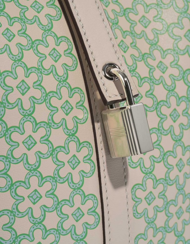 Pre-owned Hermès bag Picotin 18 Swift Nata / Vert / White Beige, Green Closing System | Sell your designer bag on Saclab.com