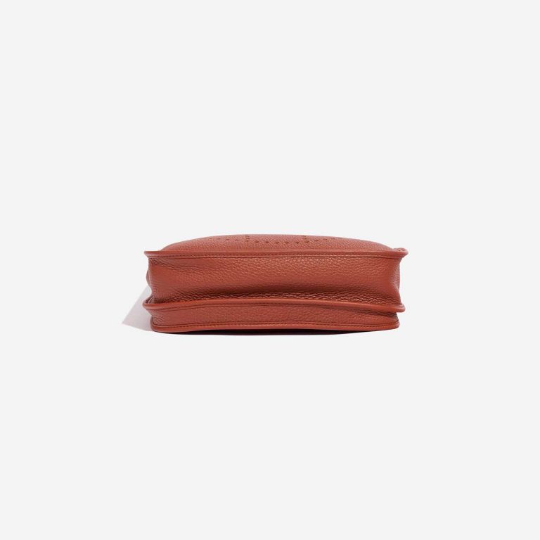 Pre-owned Hermès bag Evelyne 29 Taurillon Clemence Cuivre Orange Bottom | Sell your designer bag on Saclab.com