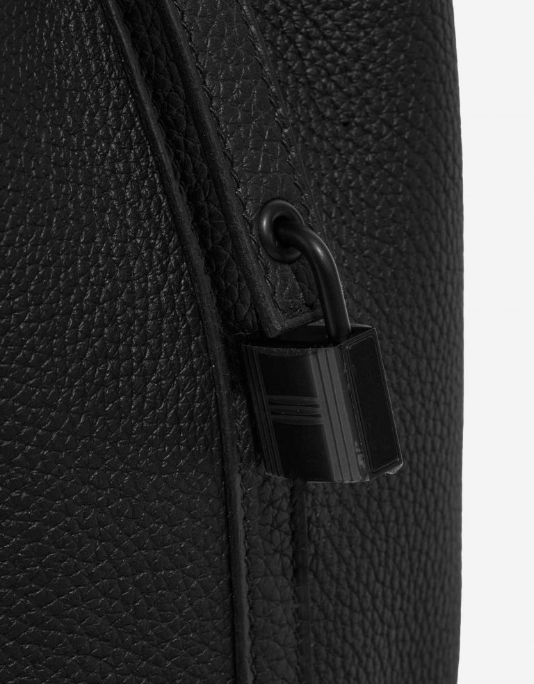 Pre-owned Hermès bag Picotin 18 Taurillon Clemence Black Black Closing System | Sell your designer bag on Saclab.com