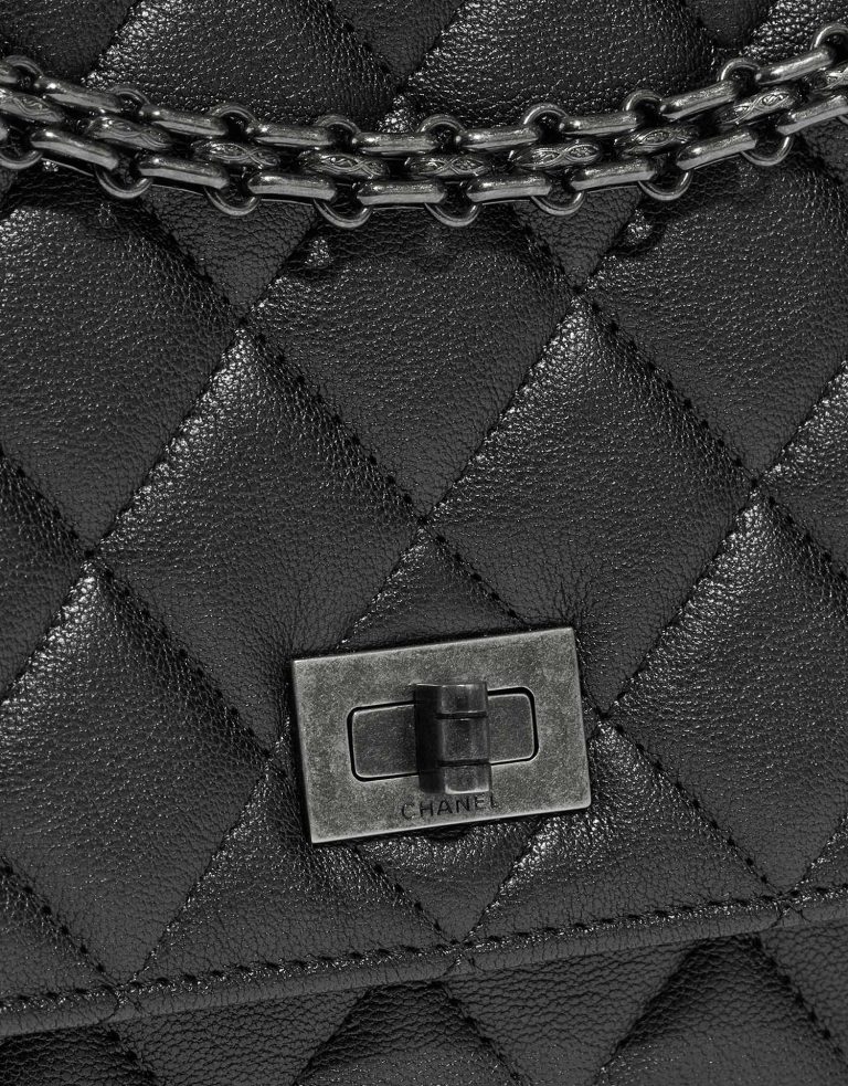 Pre-owned Chanel bag 2.55 Reissue WOC Lamb Anthracite Grey Closing System | Sell your designer bag on Saclab.com