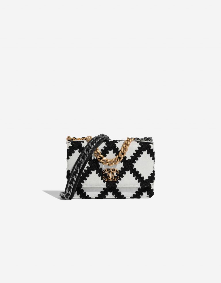 Chanel 19 WOC WhiteBlack Front  | Sell your designer bag on Saclab.com