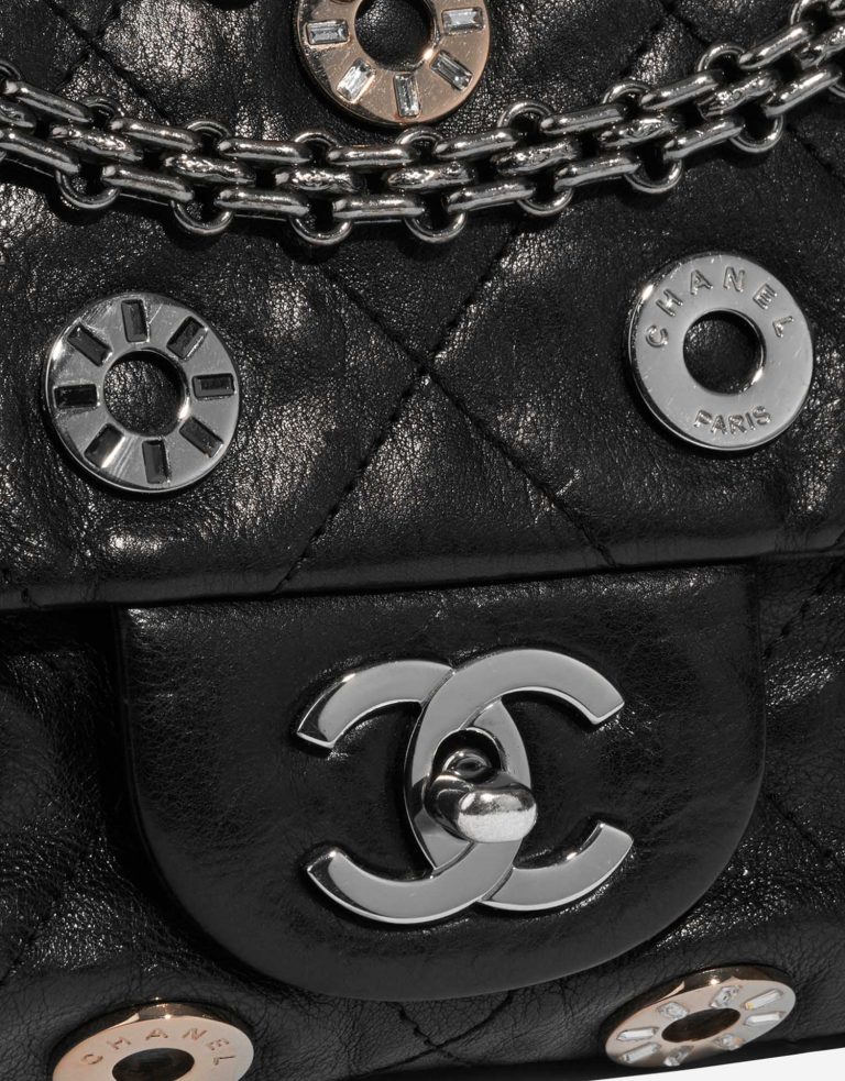 Chanel Timeless Medium Black  Closing System  | Sell your designer bag on Saclab.com