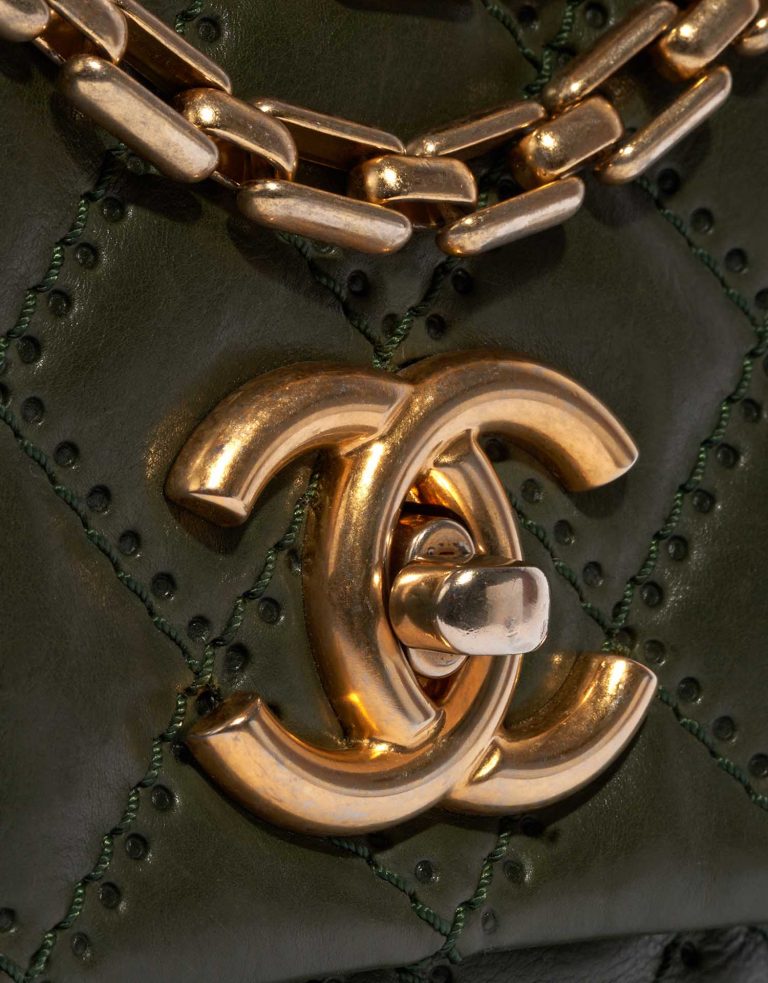 Chanel Timeless Small Green Closing System  | Sell your designer bag on Saclab.com