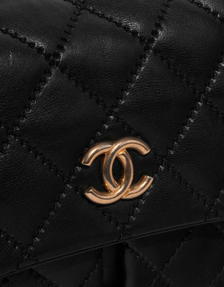 Chanel Timeless Jumbo Black Closing System  | Sell your designer bag on Saclab.com