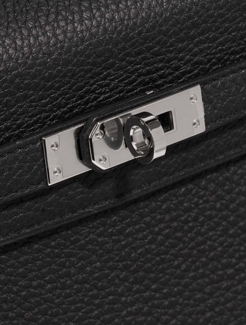 Hermès Kelly 25 Black Closing System  | Sell your designer bag on Saclab.com